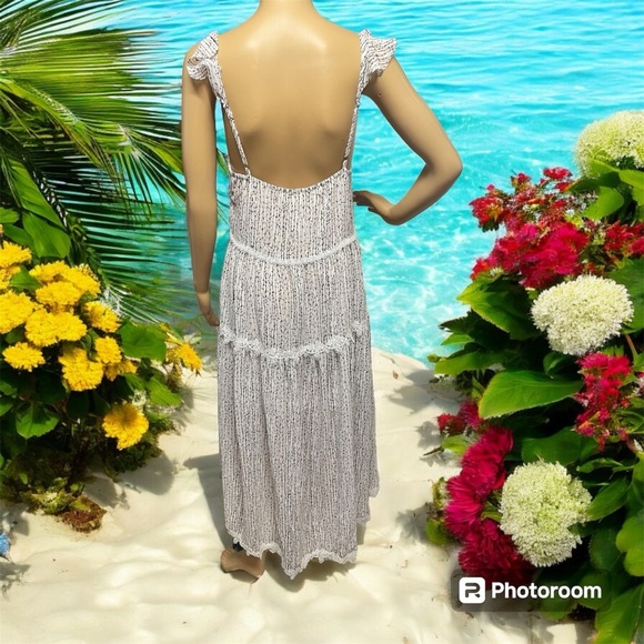 🆕POL Off White Floral High Low Dress, various sizes. - Picture 3 of 6